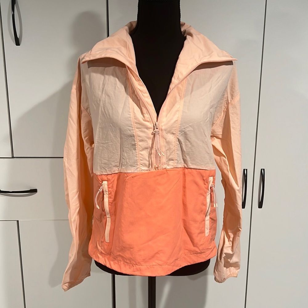 All in‎ motion windbreaker . Size M